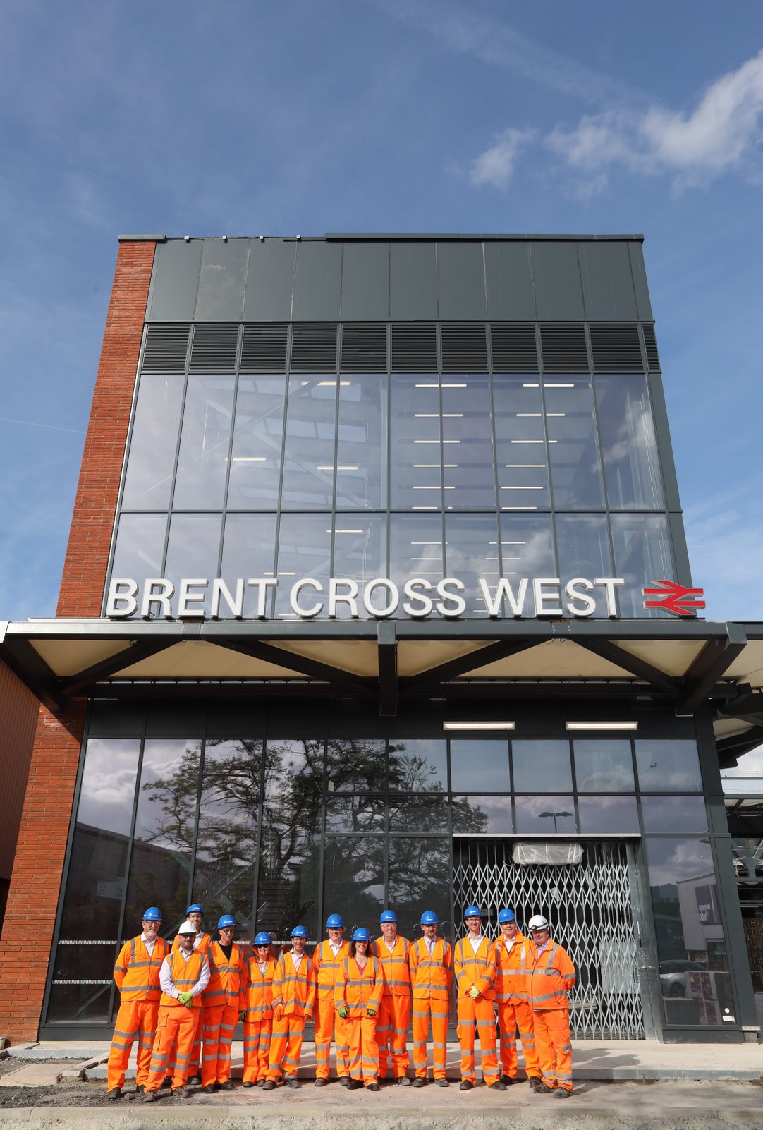The Next Station is Brent Cross West! 十年來最大新車站之一 12月10日開通 